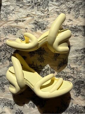 Camper Kobarah Yellow Sandals Women’s size 6 / 36